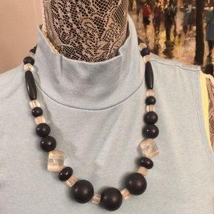 NAVY & CLEAR CLUNKY NECKLACE  🌟